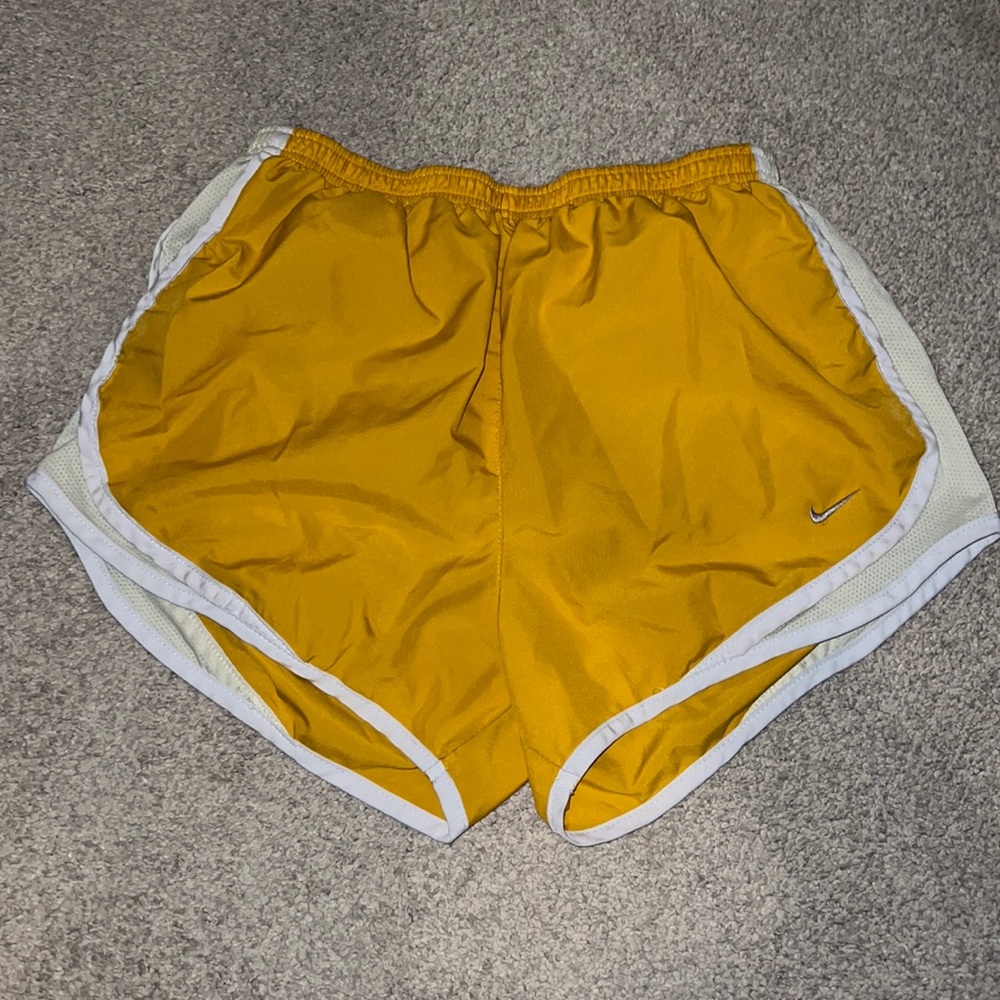 Women’s Nike Tempo Shorts